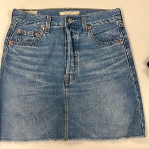 Levi’s Ribcage jeans skirt